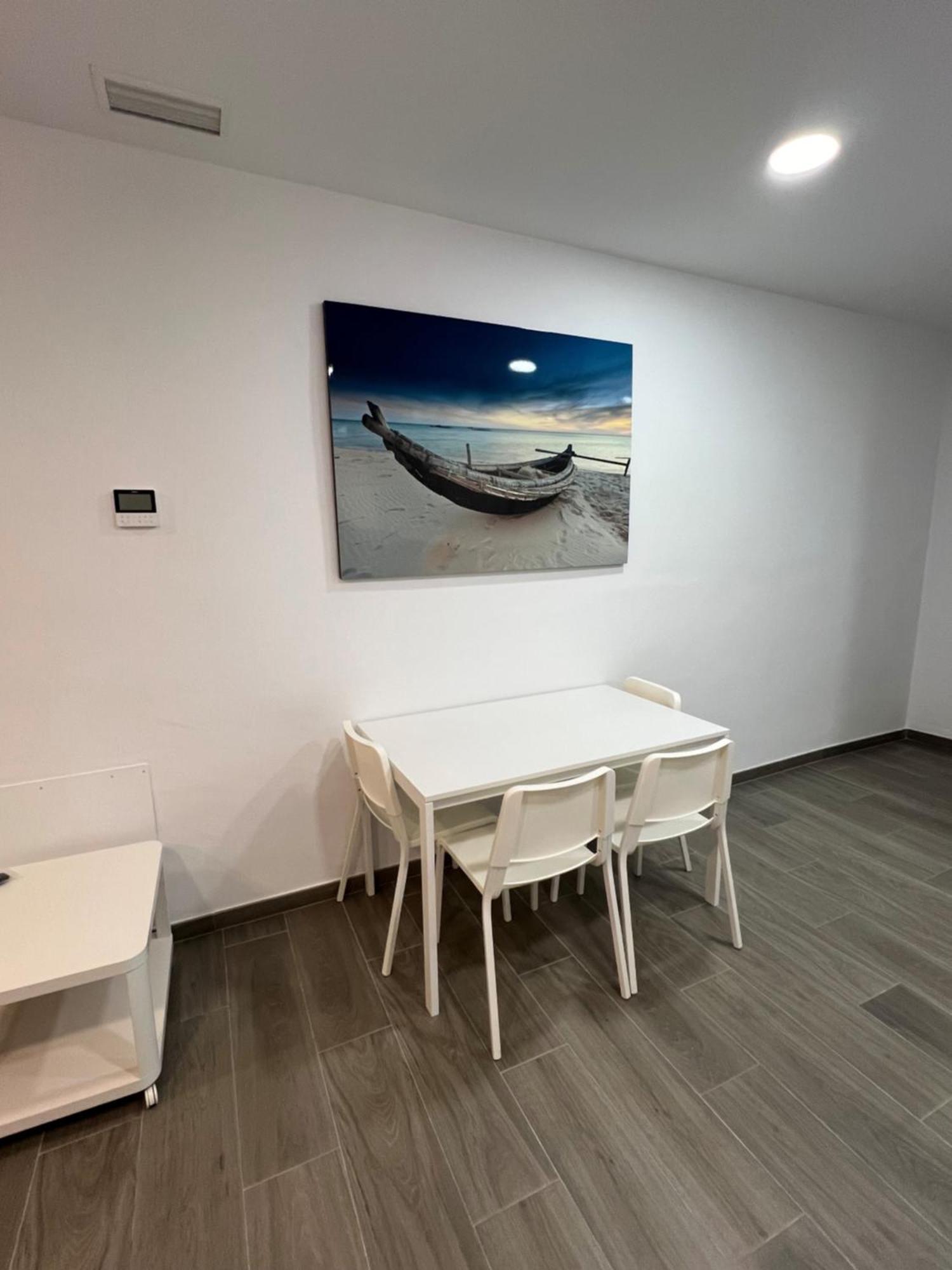 Apartamentos Montalvo Metropolis A ตอร์เรโมลิโนส ภายนอก รูปภาพ