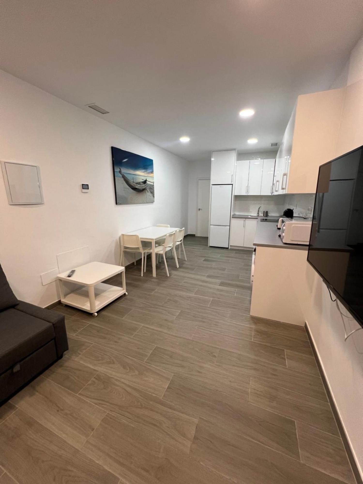 Apartamentos Montalvo Metropolis A ตอร์เรโมลิโนส ภายนอก รูปภาพ